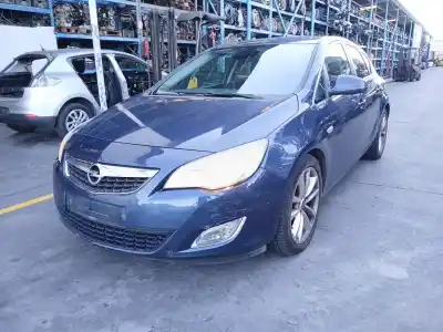 Veicolo di demolizione OPEL ASTRA J (P10)  dell'anno 2009 alimentato A 17 DTR