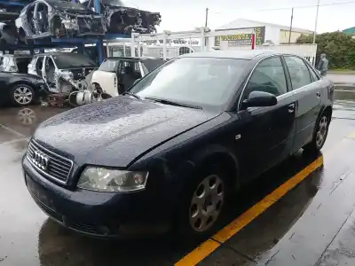 Veículo de Sucata AUDI A4 B6 (8E2)  do ano 2003 alimentado AWX