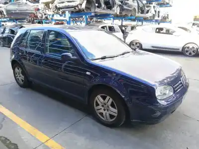 Veículo de Sucata VOLKSWAGEN GOLF IV (1J1)  do ano 2001 alimentado AJM,AUY