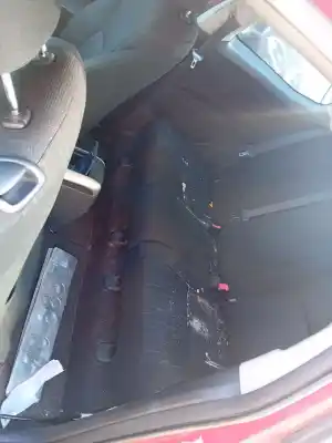 Verschrottungsfahrzeug toyota auris (_e15_) 1.4 d-4d (nde150_) des jahres 2009 angetrieben 1nd-tv