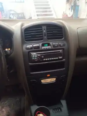 Veículo de Sucata hyundai santa fe (sm) 2.0 gls crdi do ano 2004 alimentado d4ea