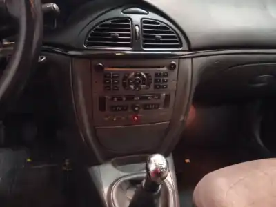 Veículo de Sucata citroen c5 berlina exclusive do ano 2005 alimentado dw10bted4