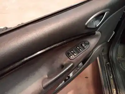 Veículo de Sucata citroen c5 berlina exclusive do ano 2005 alimentado dw10bted4