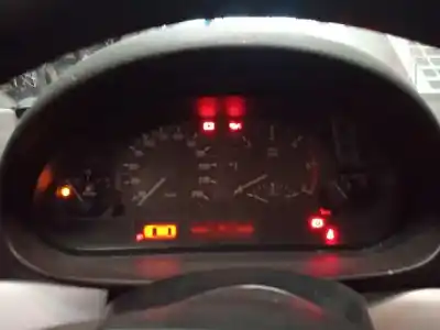 Veicolo di demolizione bmw serie 3 berlina (e46) 320d dell'anno 2001 alimentato m47204d1