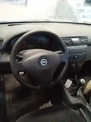 Sloopvoertuig fiat stilo (192) 1.9 jtd cat van het jaar 2002 aangedreven 192a1000