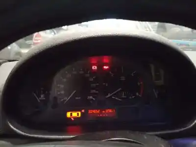 Veículo de Sucata bmw serie 3 berlina (e46) 320d do ano 2001 alimentado m47204d1