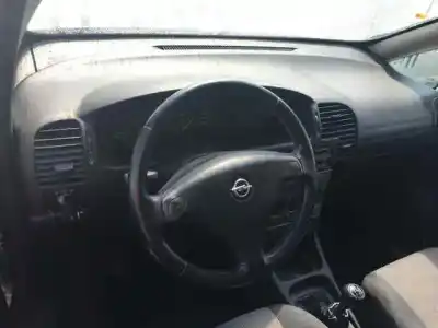 Veículo de Sucata opel zafira a blue line do ano 2004 alimentado y20dth