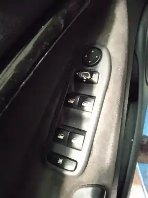 Veículo de Sucata citroen c5 berlina 2.0 exclusive do ano 2005 alimentado dw10bted4