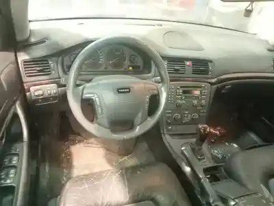 Здавання транспортного засобу volvo s80 berlina d5 року 2002 потужний d5244t
