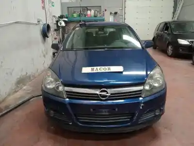 Véhicule à la ferraille OPEL ASTRA H BERLINA  de l'année 2004 alimenté Z17DTH