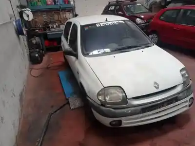 Здавання транспортного засобу renault clio ii fase i (b/cbo) 1.2 року 1999 потужний d7f720