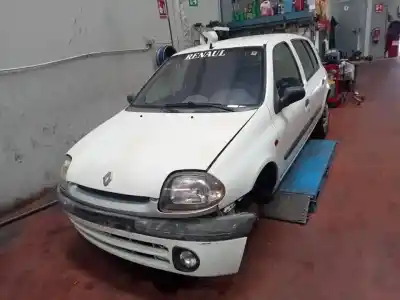 Здавання транспортного засобу renault clio ii fase i (b/cbo) 1.2 року 1999 потужний d7f720