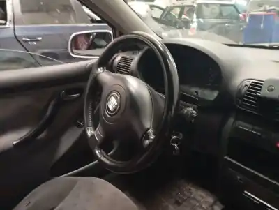 Veículo de Sucata seat toledo (1m2) signo do ano 2002 alimentado asv