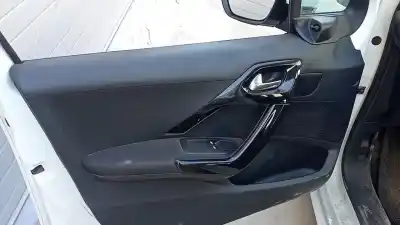 Здавання транспортного засобу peugeot 208 access року 2014 потужний 8h01