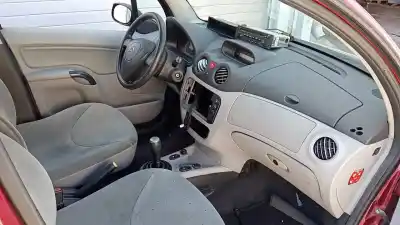 Veículo de Sucata citroen c3 1.4 hdi (68 cv) 1.4 hdi do ano 2003 alimentado 8hxdv4td