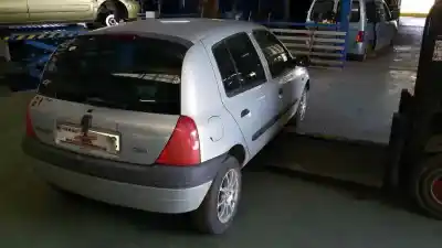 Здавання транспортного засобу renault clio ii fase i (b/cbo) 1.9 dti diesel 80 cv / 59 kw року 2001 потужний f9q r7