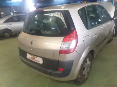 Scrapping Vehicle renault scénic ii (jm0/1_) 1.6 16v (jm1r) of the year 2006 powered k4m d8