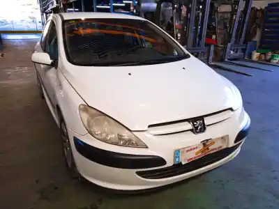 Veicolo di demolizione PEUGEOT 307 (S1) 2.0 HDi FAP CAT dell'anno 2002 alimentato RHS