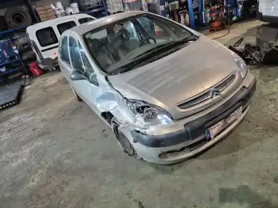 Veicolo di demolizione CITROEN XSARA PICASSO (N68) 2.0 HDI dell'anno 2003 alimentato RHY (DW10TD)