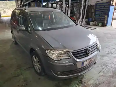 Véhicule à la ferraille VOLKSWAGEN TOURAN (1T1, 1T2)  de l'année 2008 alimenté BKC,BLS,BXE