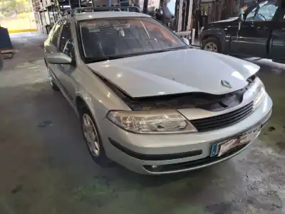 Véhicule à la ferraille RENAULT LAGUNA II (BG0/1_)  de l'année 2004 alimenté F9Q 650,F9Q 670,F9Q 674,F9Q 750