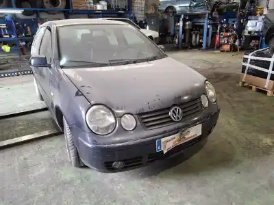 Vehículo de desguace VOLKSWAGEN POLO (9N_, 9A_)  del año 2002 con motor AMF,BAY