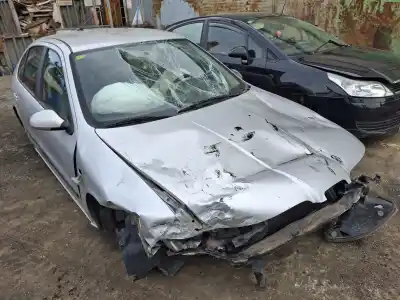 Véhicule à la ferraille seat leon (1m1) 1.6 16 v de l'année 2004 alimenté bcb