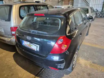 Veículo de Sucata kia cee'd fastback (ed) 1.6 crdi 90 do ano 2007 alimentado d4fb