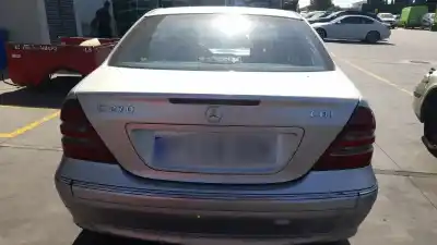 Veicolo di demolizione mercedes-benz clase c (bm 203) berlina 612962 dell'anno 2002 alimentato 612962