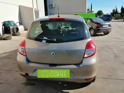 Vehicul casat renault clio iii d4f740 al anului 2011 alimentat d4f740
