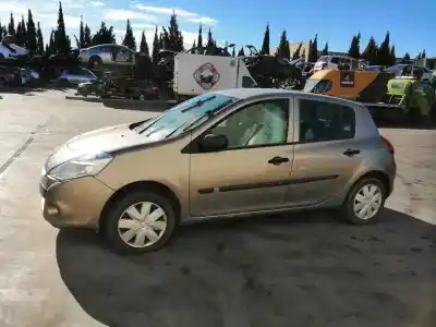 Vehicul casat renault clio iii d4f740 al anului 2011 alimentat d4f740