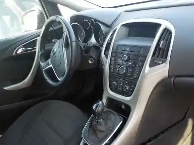 Здавання транспортного засобу opel astra j berlina 5p a16xer року 2013 потужний a16xer