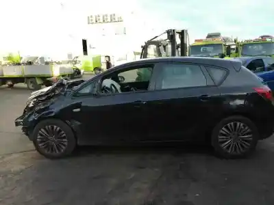 Здавання транспортного засобу OPEL ASTRA J BERLINA 5P B16DTL року 2015 потужний B16DTL