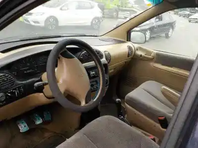 Здавання транспортного засобу chrysler voyager (rg) daimler chrysler 7b ó 2.4l року 1997 потужний 