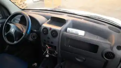 Здавання транспортного засобу peugeot partner (s2) wjy(dw8) року 2004 потужний wjy