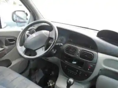 Scrapping Vehicle renault scenic rx4 (ja0) f9q740 of the year 2000 powered f9q740