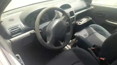 Здавання транспортного засобу renault                                            clio ii fase ii (b/cb0)                                                                                                                                                                                                                                    g/d4f b7                                                                                                                                                                                                                                                   року 2001 потужний d4f