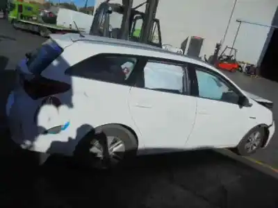 Hurda Aracı toyota auris (e18) 2zr yılın 2014 güçlü 2zr