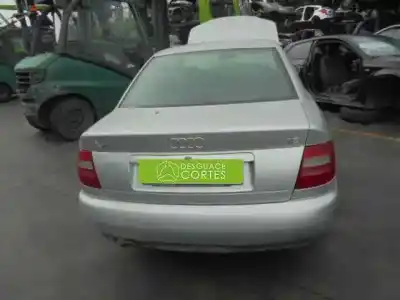 Veículo de Sucata audi a4 b5 (8d2) 1.8 do ano 1999 alimentado adr