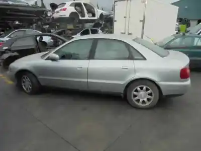 Veículo de Sucata audi a4 b5 (8d2) 1.8 do ano 1999 alimentado adr