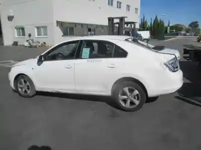 Sloopvoertuig skoda rapid spaceback (nh) cayc van het jaar 2014 aangedreven cayc