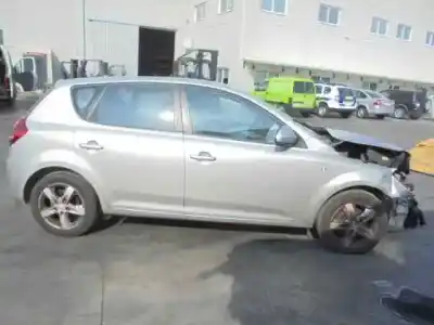 Sloopvoertuig kia ceed (ed) d4fb-u van het jaar 2007 aangedreven d4fb
