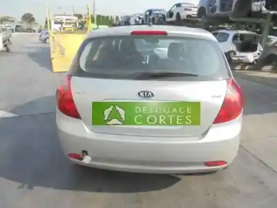 Sloopvoertuig kia ceed (ed) d4fb-u van het jaar 2007 aangedreven d4fb