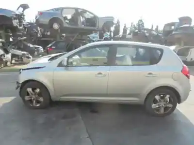 Sloopvoertuig kia ceed (ed) d4fb-u van het jaar 2007 aangedreven d4fb