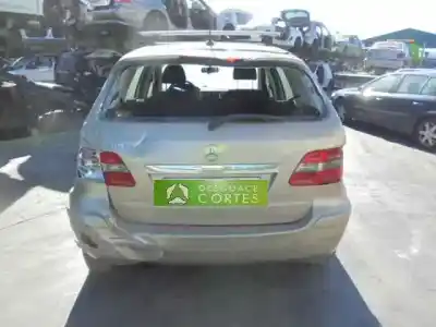 Vehicul casat mercedes-benz clase b sports tourer (w245) b 150 (245.231) al anului 2007 alimentat m266920