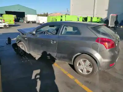 Sloopvoertuig kia proceed (ed) d4fb van het jaar 2011 aangedreven d4fb