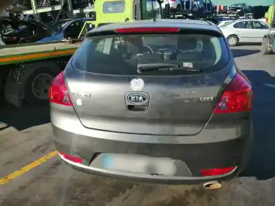Sloopvoertuig kia proceed (ed) d4fb van het jaar 2011 aangedreven d4fb