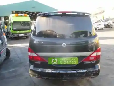 Здавання транспортного засобу ssangyong rodius d/d27dt року 2005 потужний d27dt