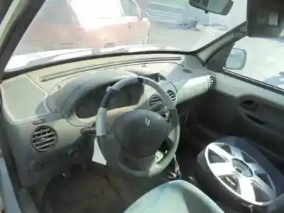Sloopvoertuig renault kangoo i (f/kc0) d/f9q van het jaar 2001 aangedreven f9q