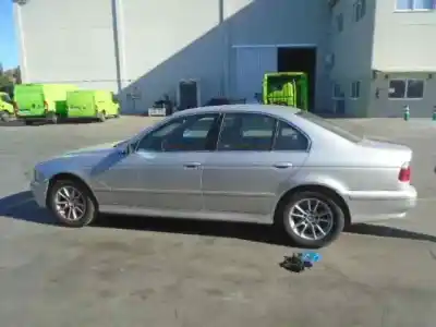 Здавання транспортного засобу bmw 5 (e39) 520 i року 2002 потужний 226s1
